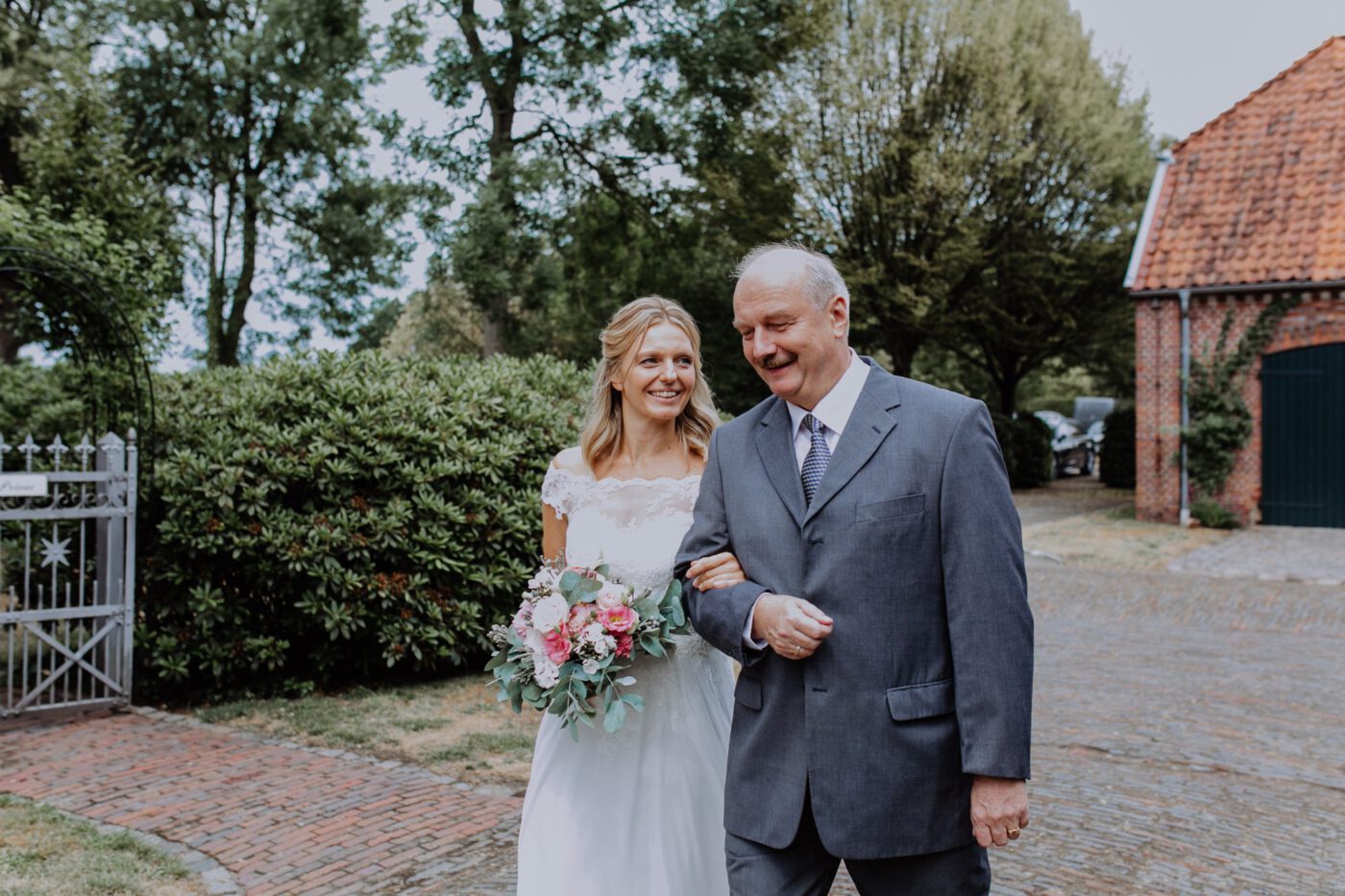 kati_christian_hochzeit_hofgut_westerstede__guthorn_fotograf_inga_doerge_feldmann-25-1400×933