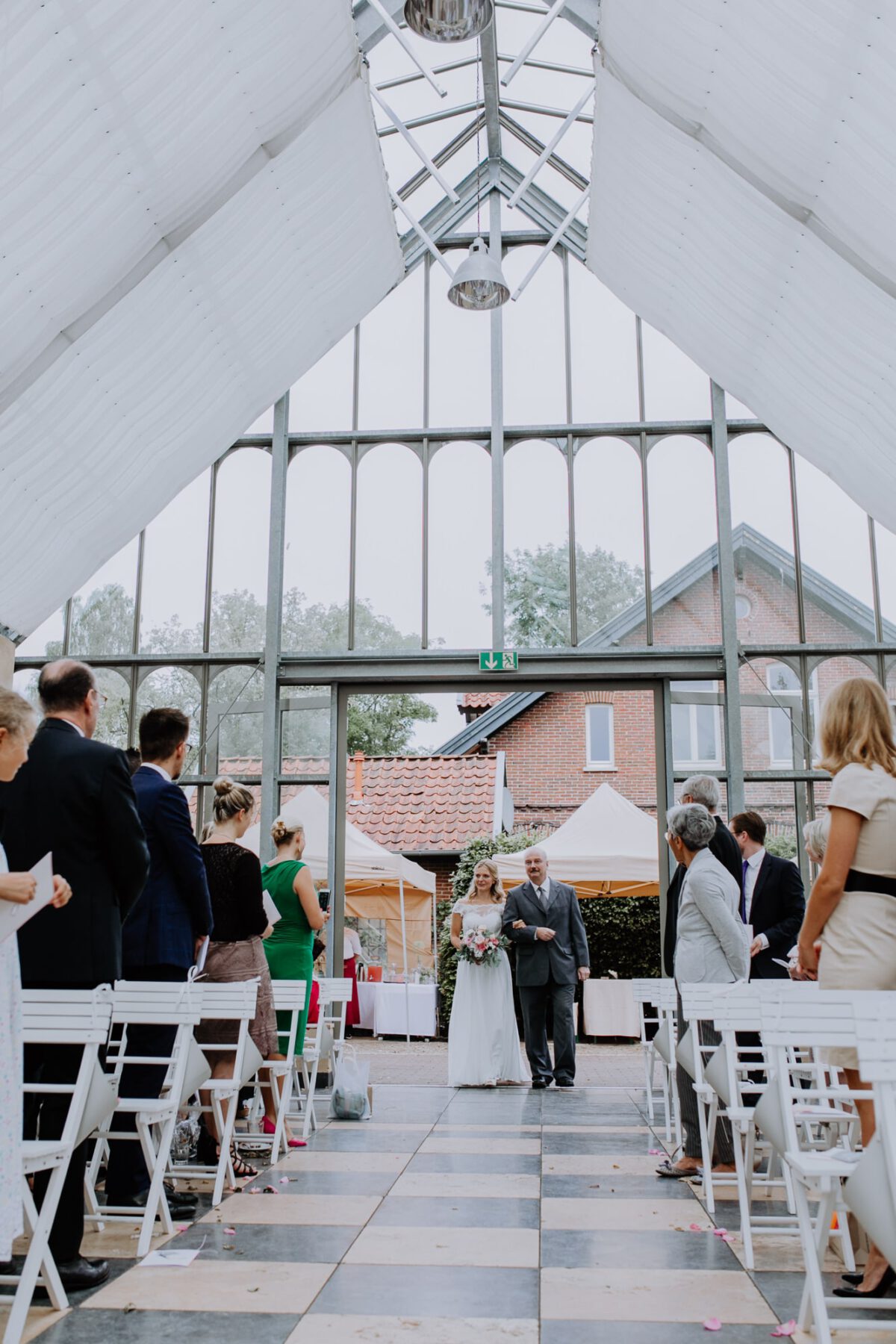 kati_christian_hochzeit_hofgut_westerstede__guthorn_fotograf_inga_doerge_feldmann-26-1200×1800