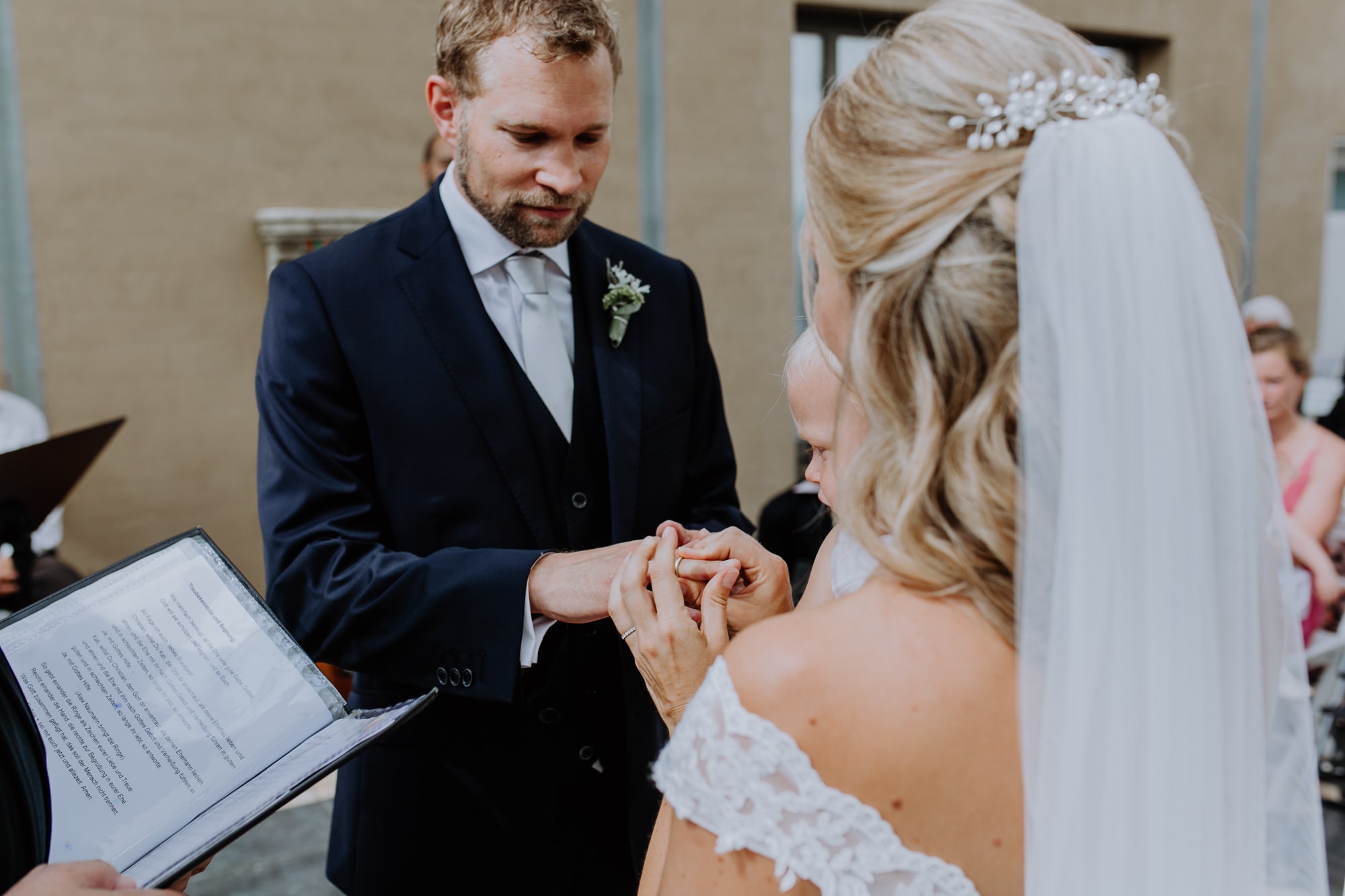 kati_christian_hochzeit_hofgut_westerstede__guthorn_fotograf_inga_doerge_feldmann-34
